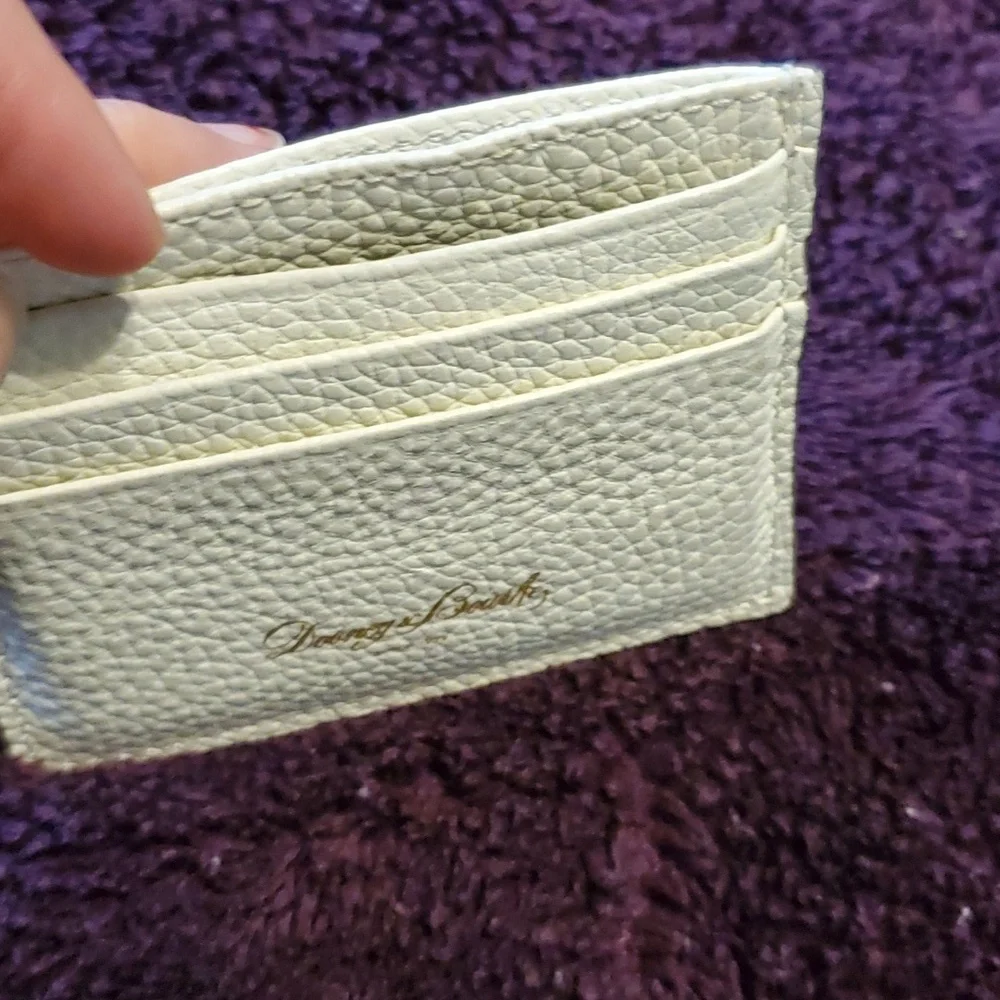 💥 SOLD 🚫  Dooney & Bourke card wallet, cream colored- - Picture 5 of 8